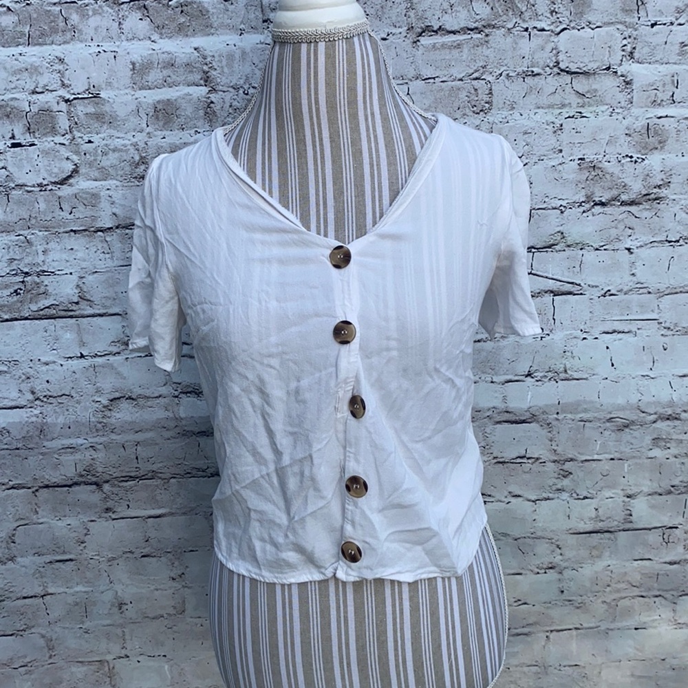 Cute button shirt